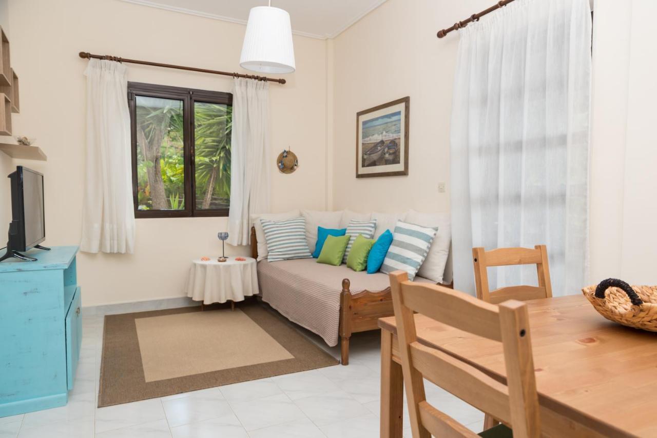 Iliochari Sea View Apartments Oropos - Kalamos Exterior photo