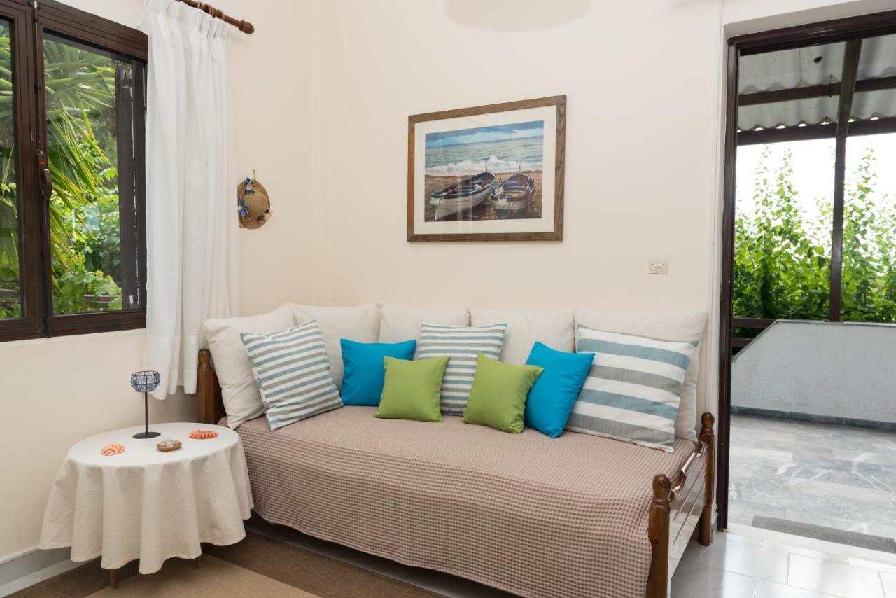 Iliochari Sea View Apartments Oropos - Kalamos Exterior photo